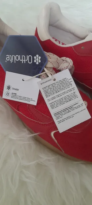 Zapatillas Stradivarius rojas 🆕️ a estrenar.