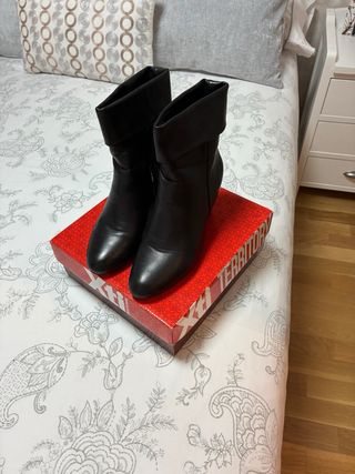 Botines de cuña negros mujer