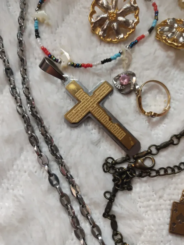 Conjunto de bijuterias variadas