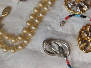 Lote de bisutería variada