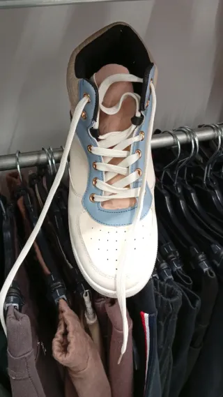 Zapatos de mujer beige y azul