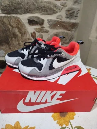 Zapatillas Nike Air Max Gris y Rojo
