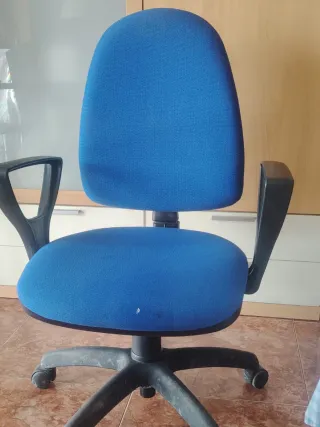 Silla de escritorio ergonómica azul