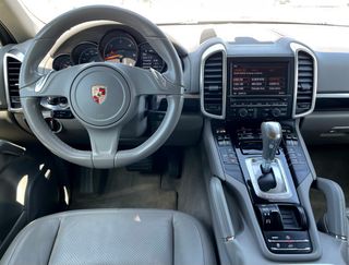 Porsche Cayenne diesel, año 2012, nacional, libro