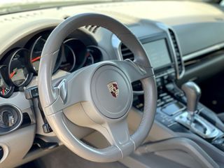 Porsche Cayenne diesel, año 2012, nacional, libro