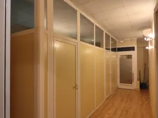 Cerramiento aluminio y cristal oficinas