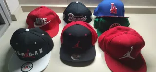 Lote di Cappelli Nike, Jordan, Bonds Nuovi