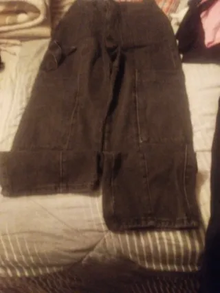 Pantalón vaquero ancho negro