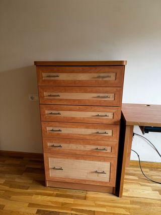 Escritorio y cajonera de madera NEGOCIABLE