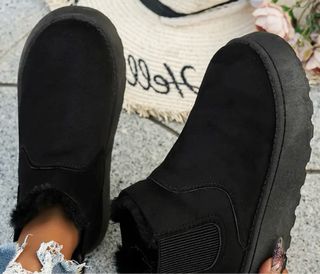 Stivali neri con pelliccia