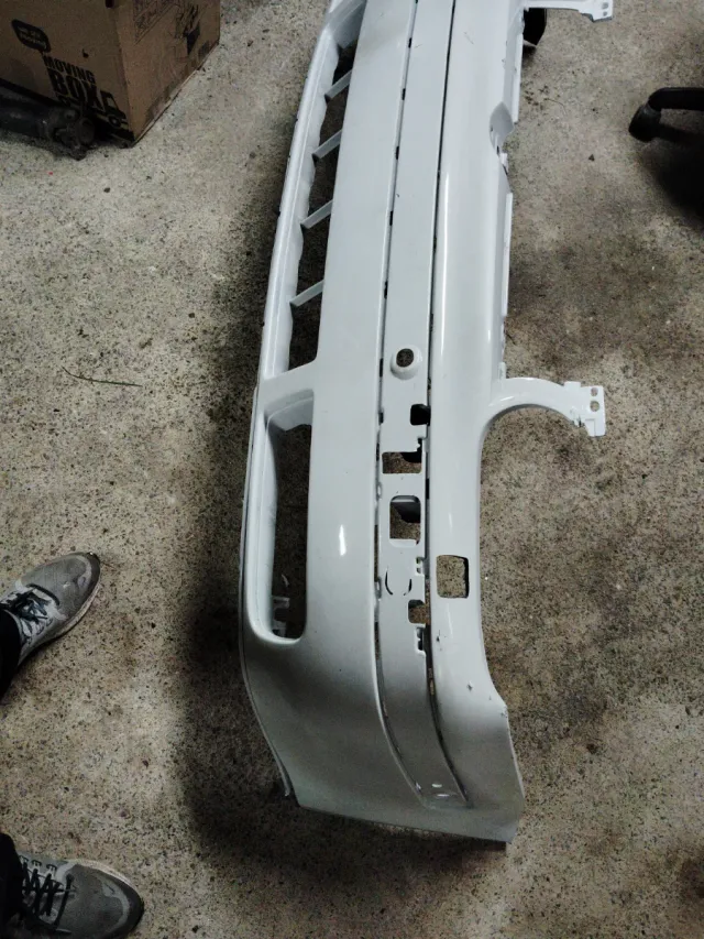 Defensa Delantera Golf IV Blanca