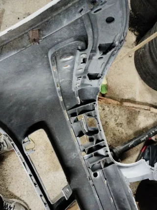 Defensa Delantera Golf IV Blanca