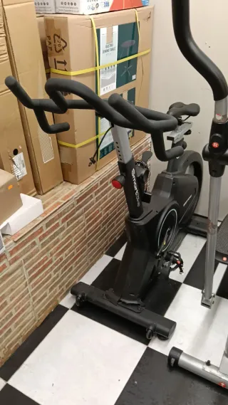 Bicicleta Estática Smartbike Negra con tara estéti