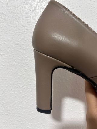 Zapatos Stiletto Daniela Vega Beige/Marrón T37