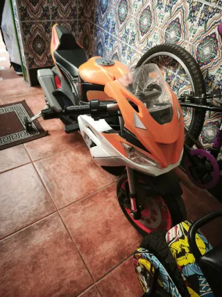 Moto de batería infantil