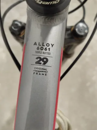 Bicicleta de Montaña Gris y Naranja