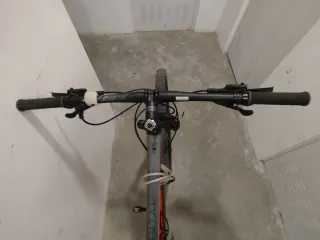 Bicicleta de Montaña Gris y Naranja