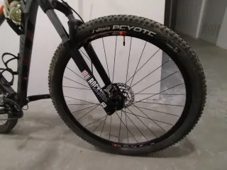 Bicicleta de Montaña Gris y Naranja