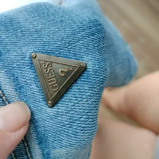 Pantalones vaqueros desgastados