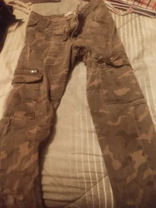 Pantalón camuflaje cargo