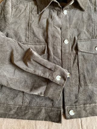 Chaqueta corta en pana suave