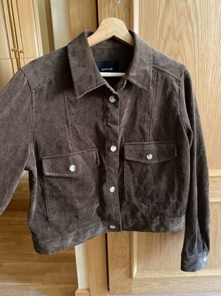 Chaqueta corta en pana suave