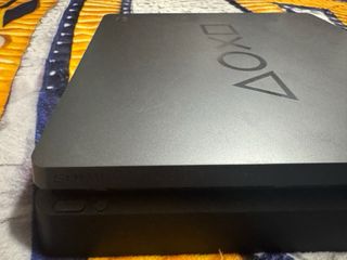 PS4 Limited Edition Days of Play + Juegos