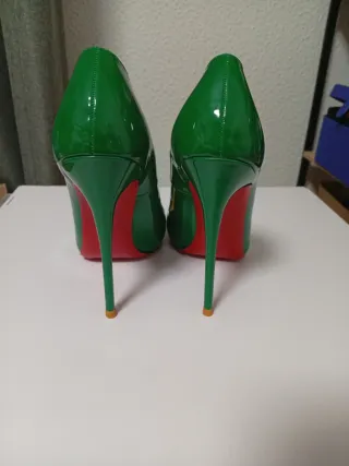 Zapatos de tacón verdes charol