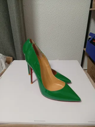 Zapatos de tacón verdes charol