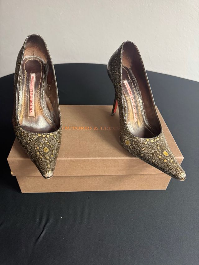 Zapatos tacón Victrio & Lucchino Talla más