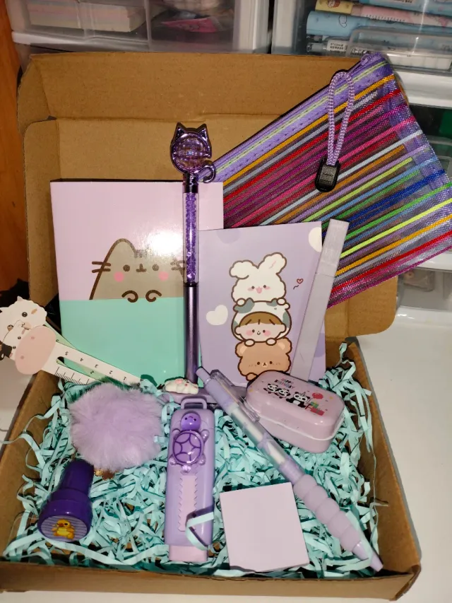 Material escolar Kawaii morado