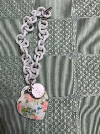 Braccialetto con ciondolo a cuore floreale