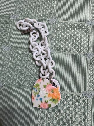 Braccialetto con ciondolo a cuore floreale