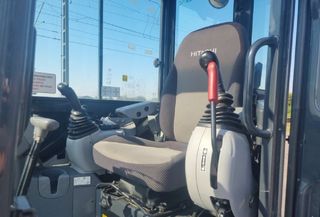 Miniexcavadora Hitachi ZX55U