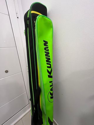 Funda Kali Kunan para cañas de pescar sin usar