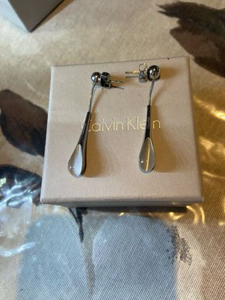 Collar y pendientes Calvin Klein plata y blanco