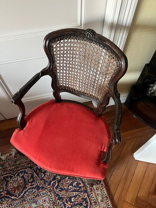 Juego de 2 Sillas de madera, Mimbre y Cojín Rojo