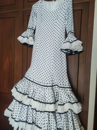 Vestido Flamenca Lunares Blanco y Negro