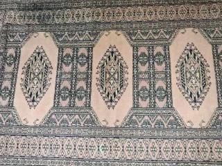 Tappeto in lana rosa e nero