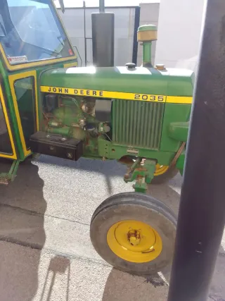 Arado de tractor verde tractores abonadora y segad