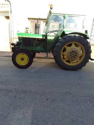 Arado de tractor verde tractores abonadora y segad