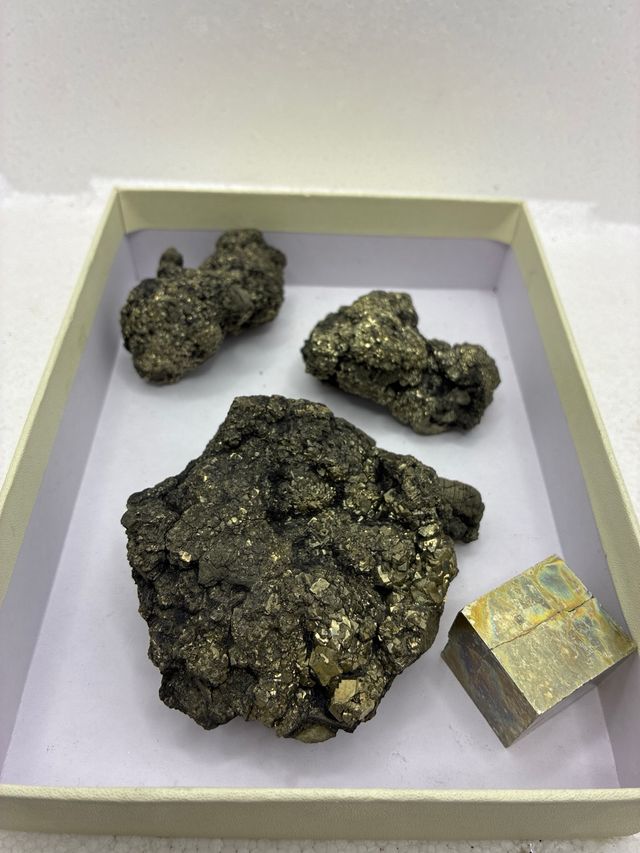 Lote de 4 piritas minerais