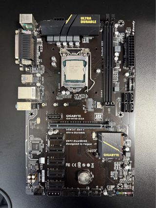 Placa Base Gigabyte GA-H110-D3A + Intel i7-7700