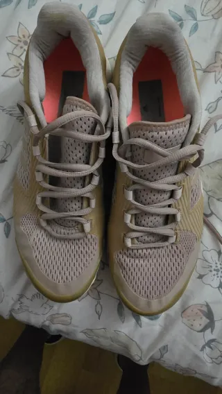 Zapatillas Adidas Beige y Rosa