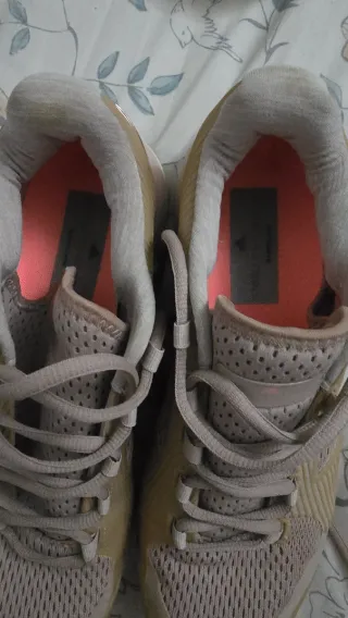 Zapatillas Adidas Beige y Rosa