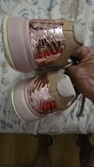 Zapatillas Adidas Beige y Rosa