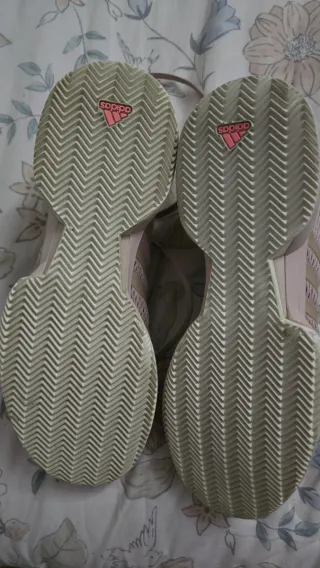 Zapatillas Adidas Beige y Rosa