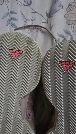 Zapatillas Adidas Beige y Rosa