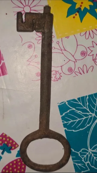 Coppia chiavi antiche in ferro battuto