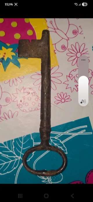 Coppia chiavi antiche in ferro battuto